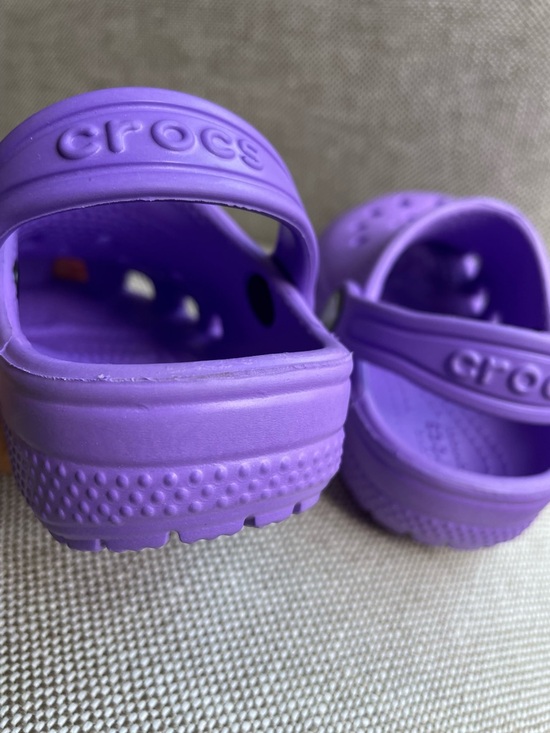 CROCS: Toddler Classic Clog Purple - Picture 8 of 14